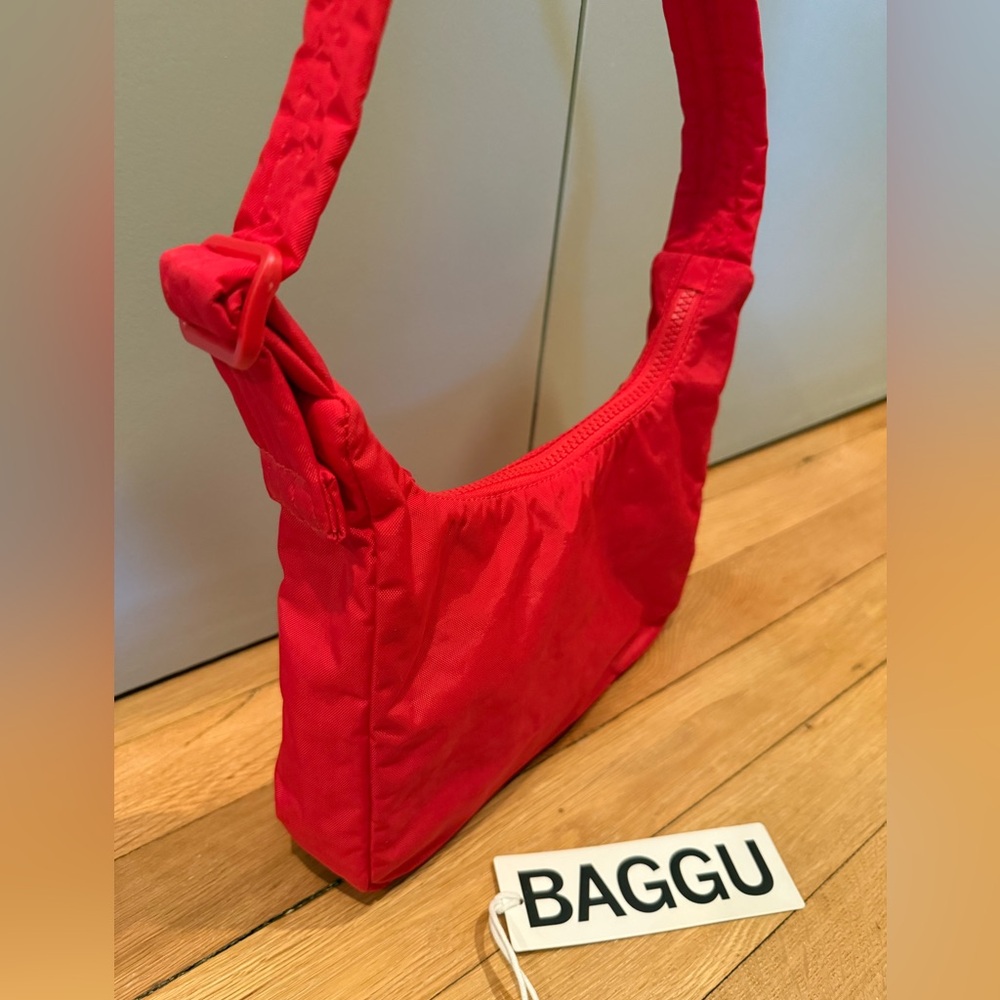 BAGGU NWT Mini Nylon Shoulder Bag Candy Apple Red